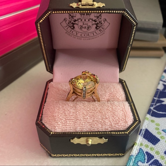 Juicy Couture ring 💛💍 - Picture 2 of 6